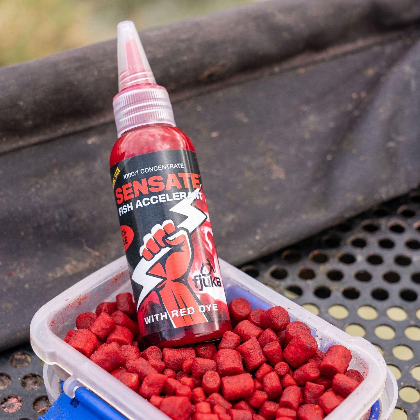Fjuka Sensate red bait dye
