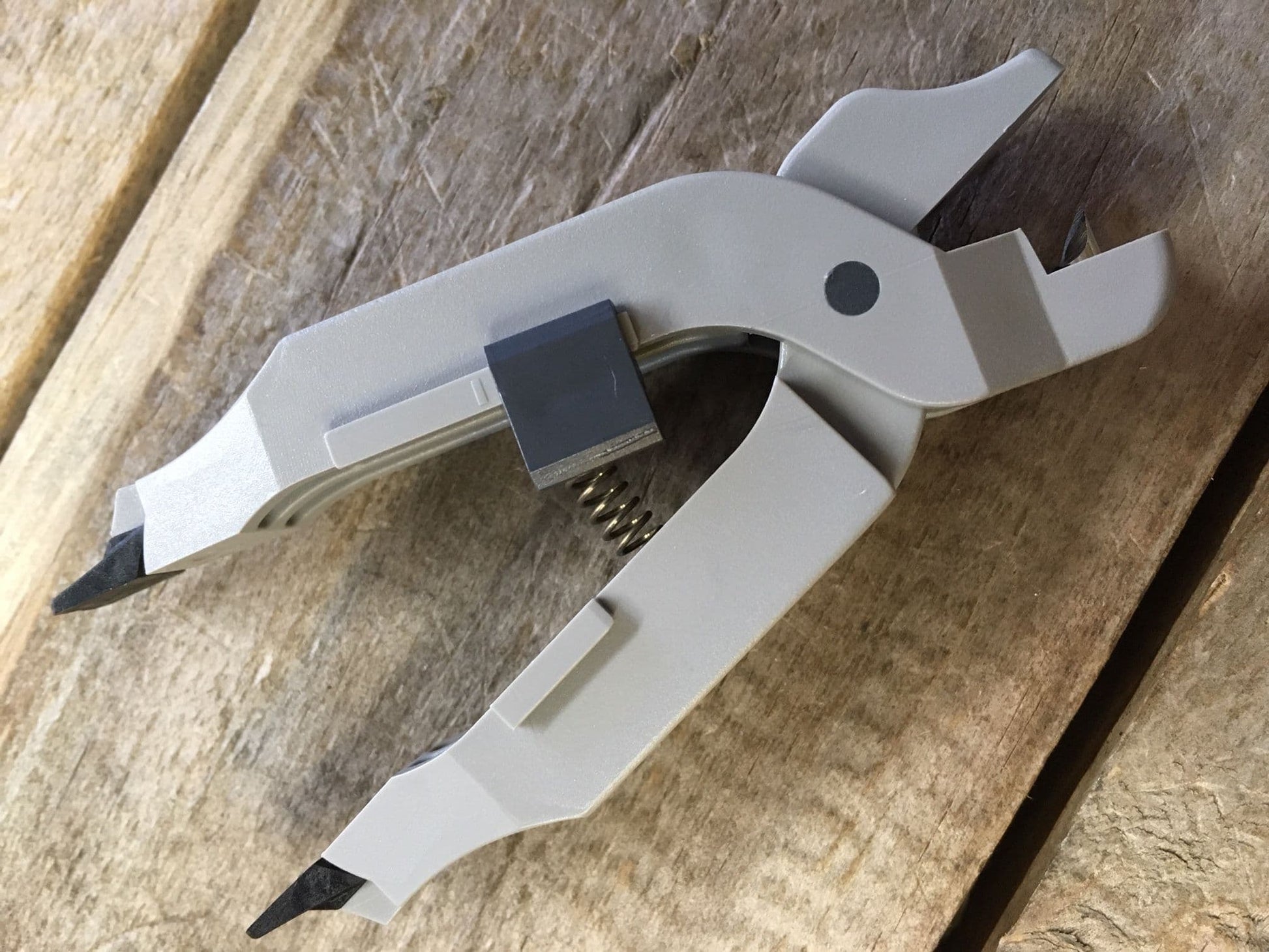 Stonfo fishing shot removal tool in grey