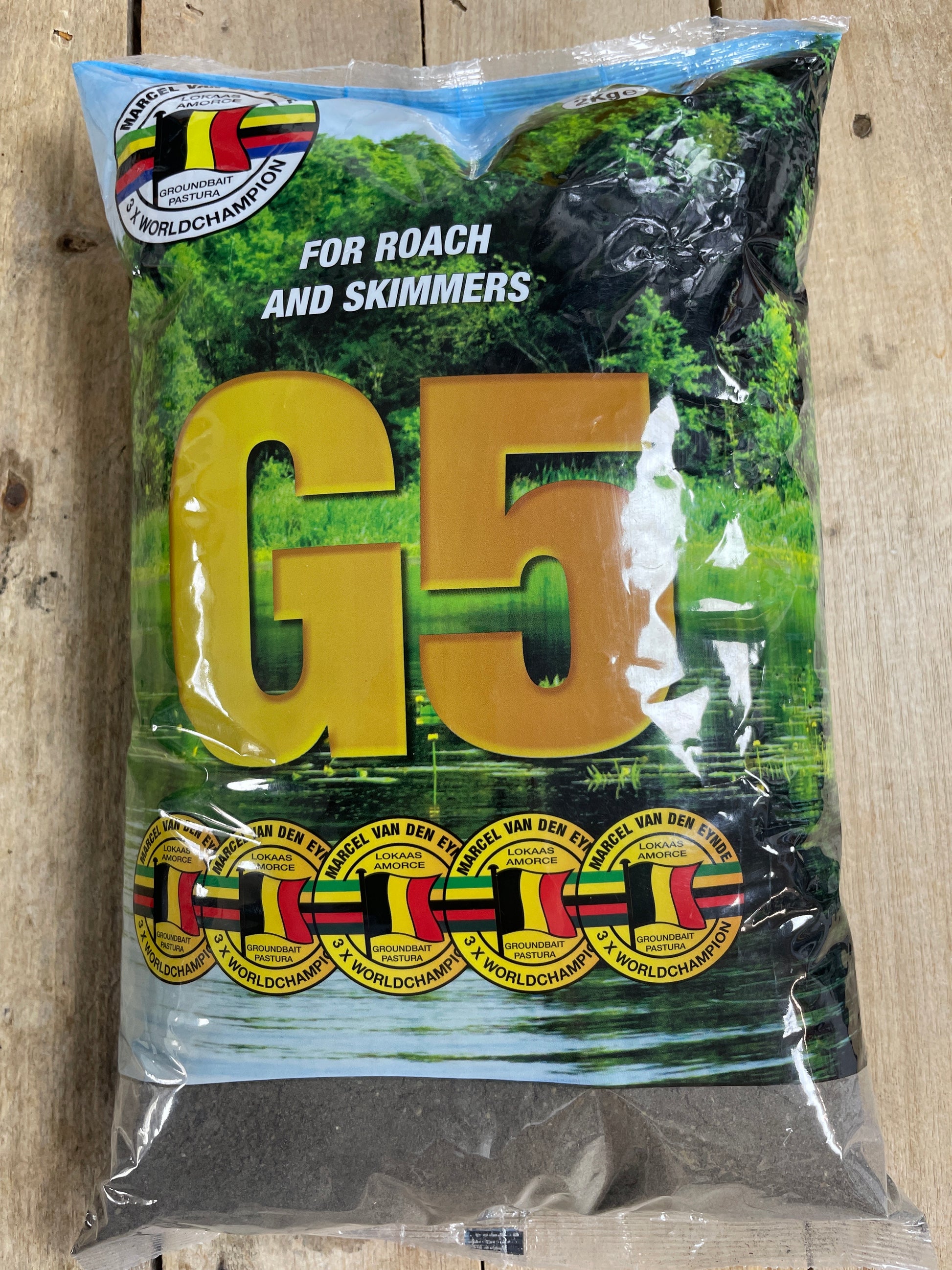Van Den Eynde G5 ground bait in a clear bag, ideal for attracting roach and skimmers